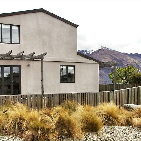 Villa Kylie'S Castle à Wanaka Extérieur photo