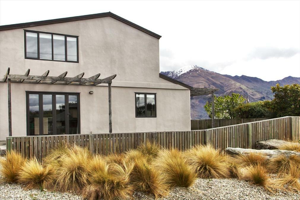 Villa Kylie'S Castle à Wanaka Extérieur photo